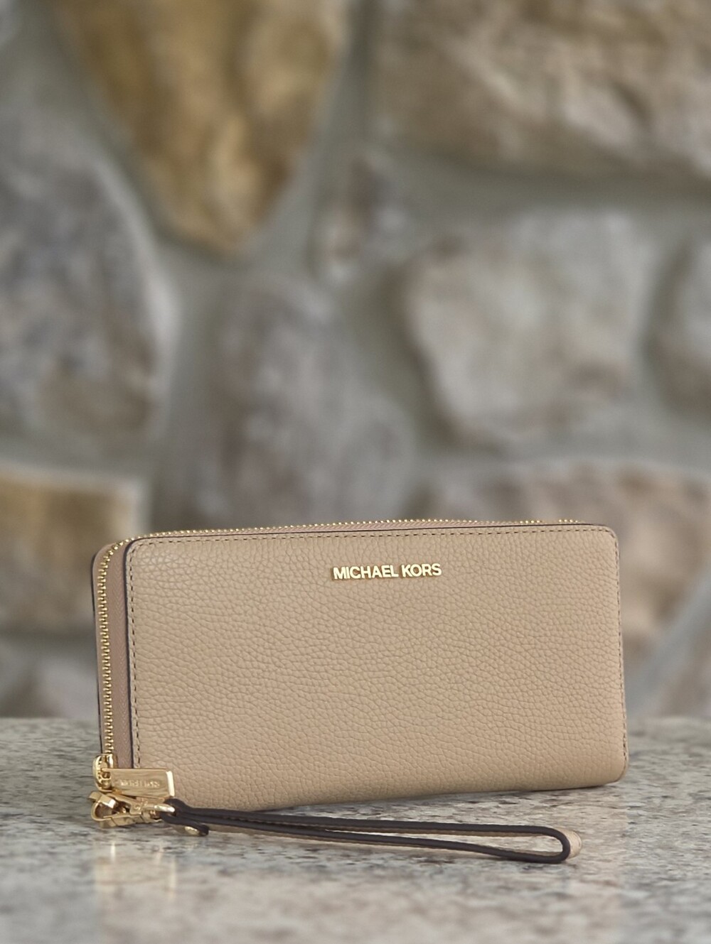 Michael Kors Jet Set Continental Tan Wristlet - Picture 1 of 6
